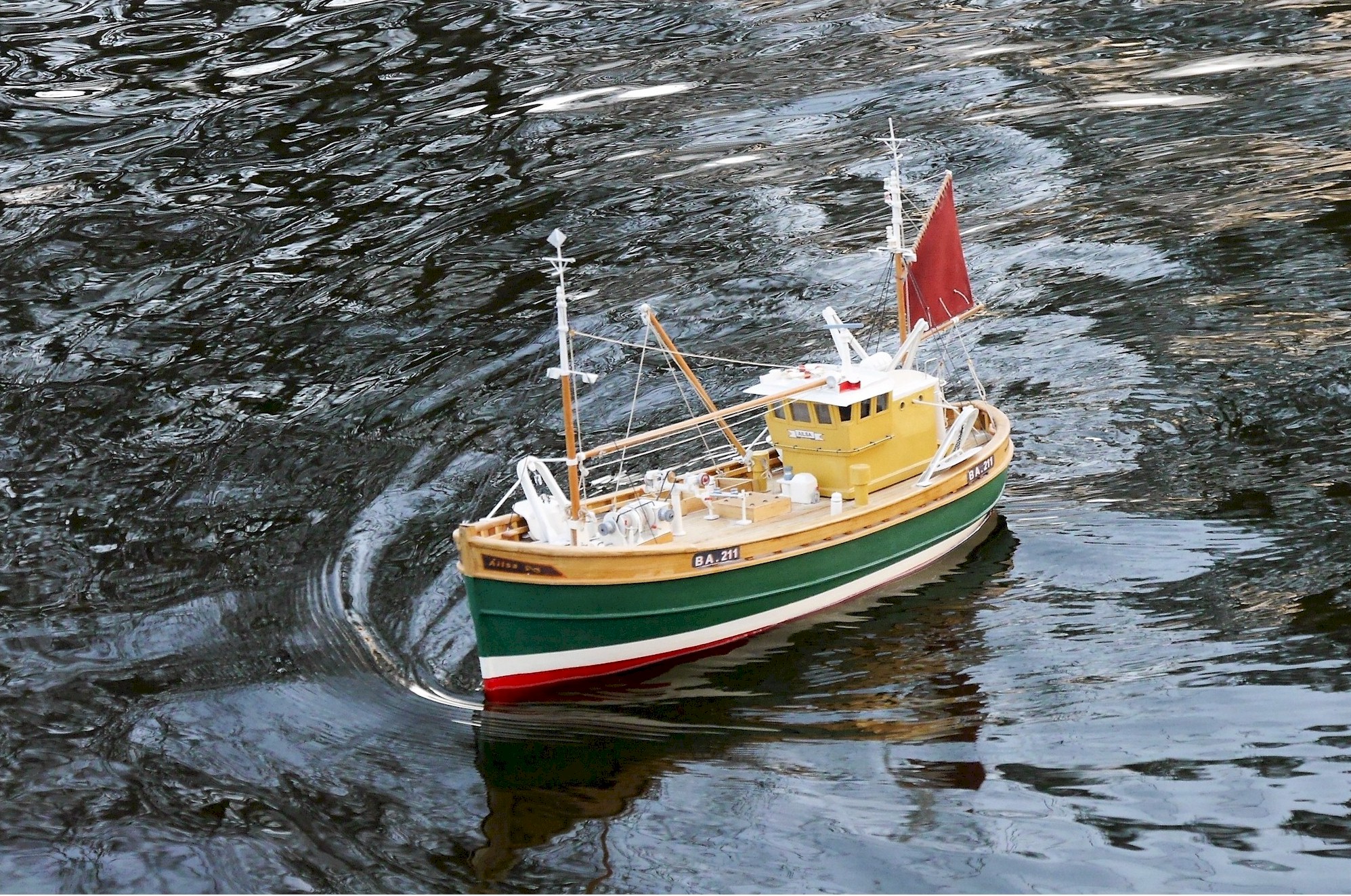  Cate Water Model Boat